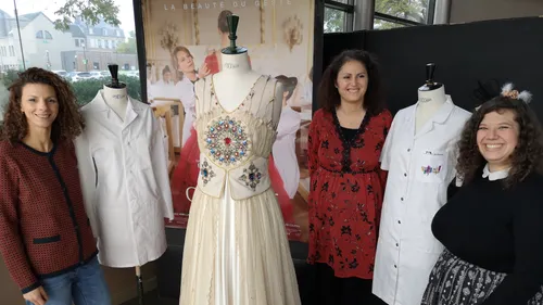 Métropolis : la vitrine promo du film "Haute Couture" conçue par...